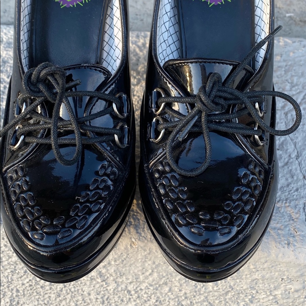 T.U.K. Gorgeous Black Lace Up Pumps Heel Shoes SZ5 - Picture 2 of 16